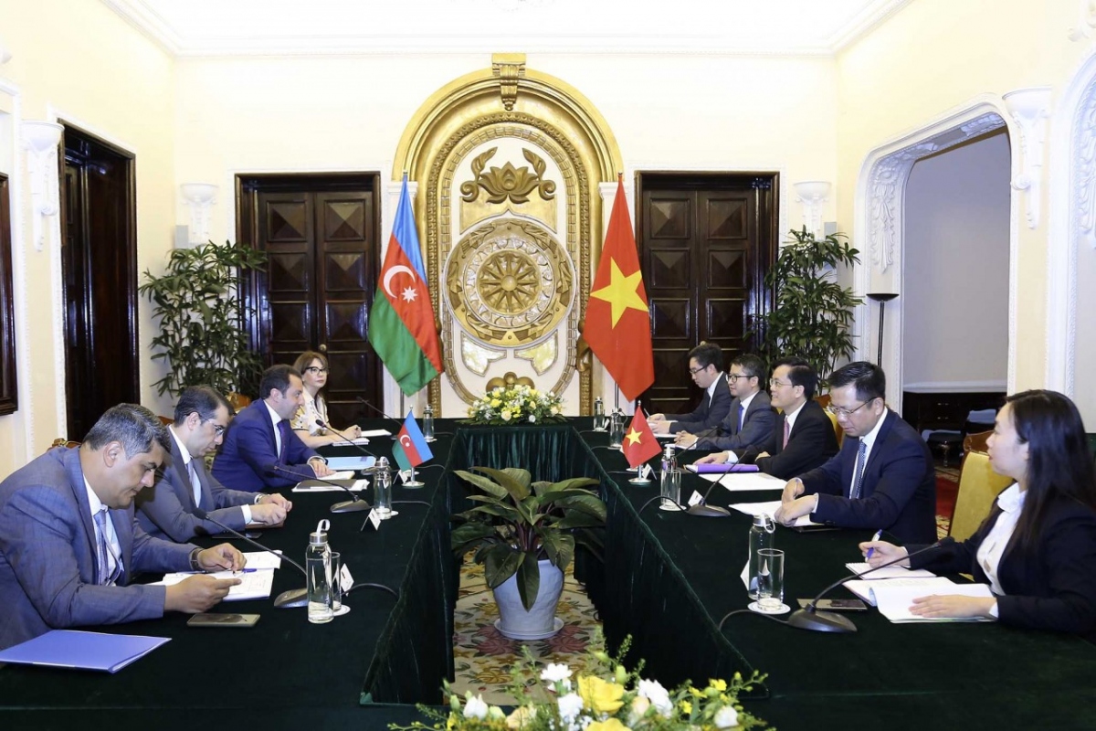 Vietnam, Azerbaijan hold political consultation in Hanoi